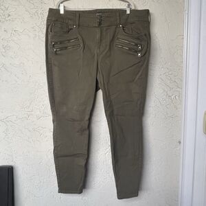 Torrid Feel the Fit High Rise Olive Woman’s Jegging Jeans Size 22 R